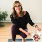 Shona Bohmer, posing with pelvis model